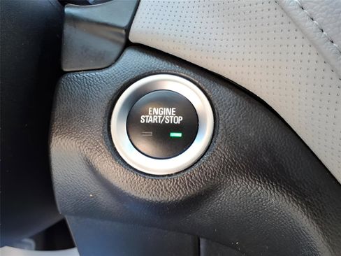 Used 2019 Chevrolet Equinox Premier image 30