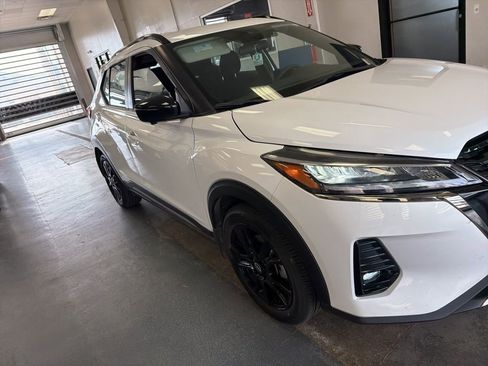 Used 2024 Nissan Kicks SR image 1