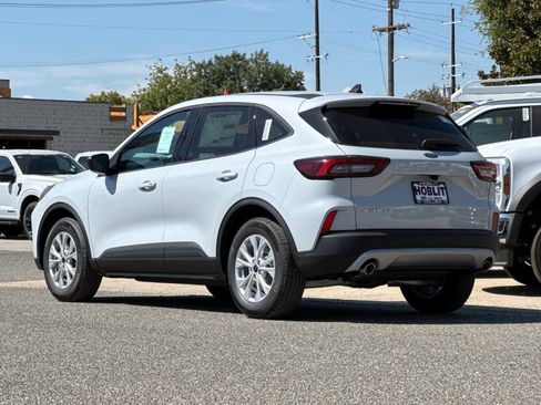 New 2025 Ford Escape Active w/ Active Premium Tech Pack image 5