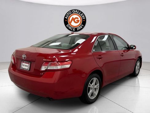 Used 2010 Toyota Camry LE FWD image 7