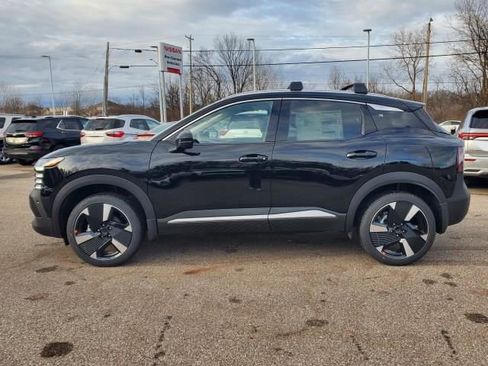 New 2026 Nissan Kicks SR image 2