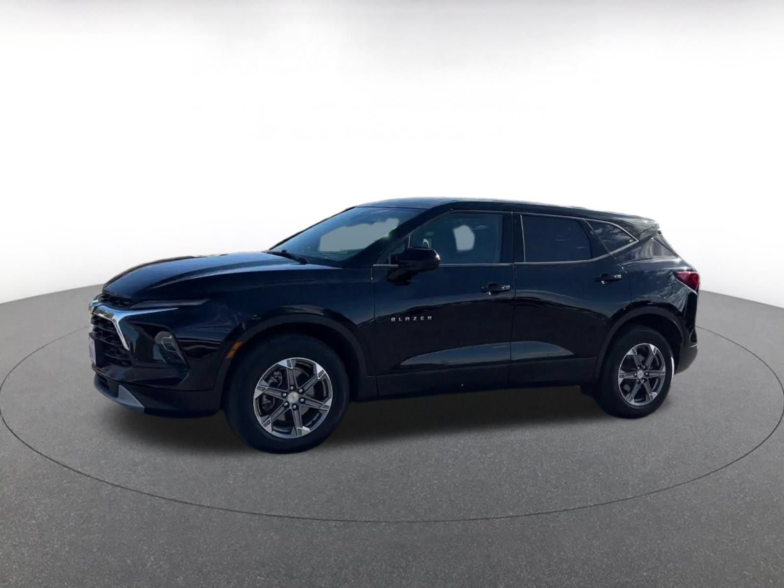 Used 2026 Chevrolet Blazer LT FWD image 7