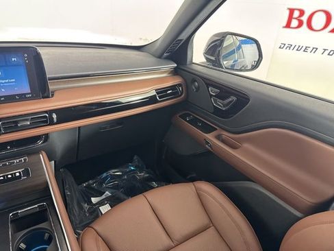 New 2026 Lincoln Aviator Reserve image 13