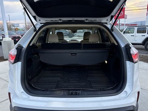 Used 2022 Ford Edge SE w/ Cargo Accessory Package image 6