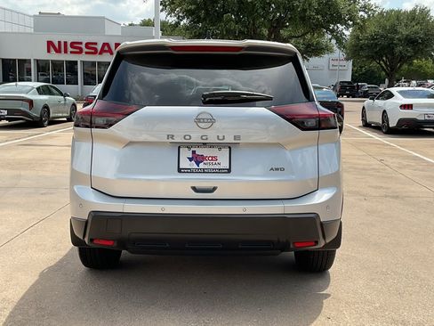 Used 2025 Nissan Rogue S AWD/4WD image 5