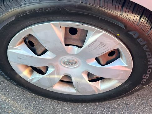 Used 2009 Toyota Camry LE FWD image 17