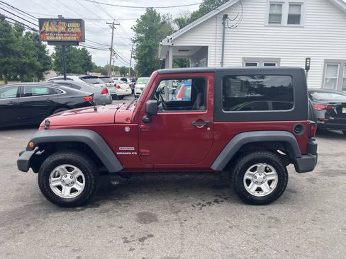 Used 2013 Jeep Wrangler Sport w/ Connectivity Group AWD/4WD image 10