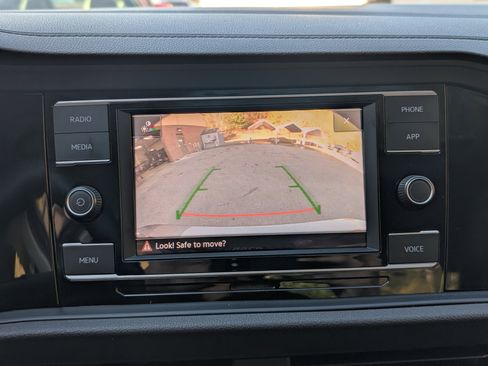 Used 2024 Volkswagen Jetta SE w/ Panoramic Sunroof Package image 27