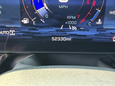 Used 2025 Chevrolet Suburban Z71 AWD/4WD image 26