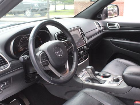 Used 2019 Jeep Grand Cherokee Limited AWD/4WD image 12