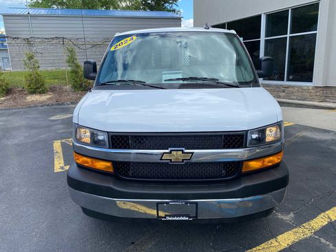 Used 2024 Chevrolet Express 2500 w/ Driver Convenience Package RWD image 11
