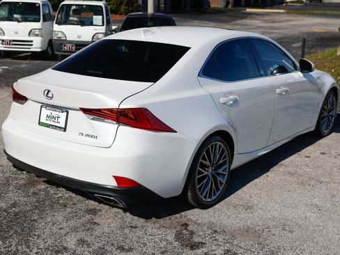Used 2017 Lexus IS 200t image 16