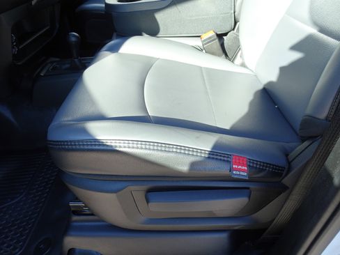 Used 2024 RAM 3500 Tradesman image 12