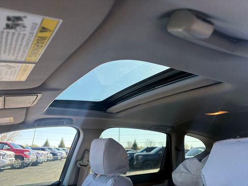 Used 2021 Honda CR-V Touring image 2