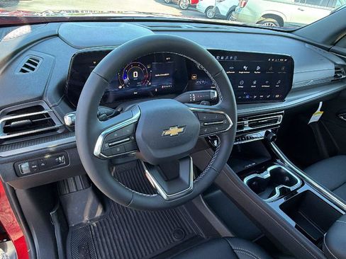 New 2026 Chevrolet Traverse LT w/ Sun and Wheel Package FWD image 20