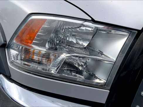 Used 2017 RAM 2500 SLT image 25