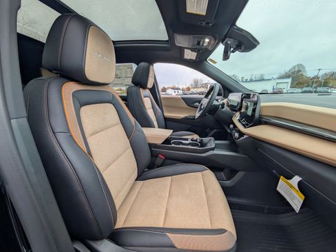 New 2026 Chevrolet Equinox ACTIV w/ Safety and Technology Package image 33