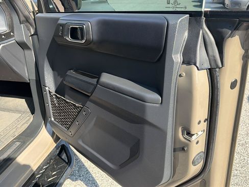 Certified 2025 Ford Bronco Outer Banks w/ Sasquatch Package AWD/4WD image 14