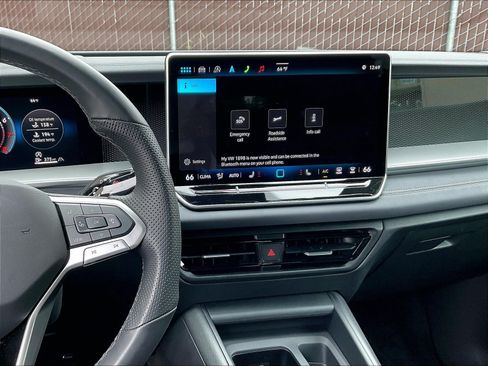 Certified 2025 Volkswagen Tiguan SE R-Line AWD/4WD image 5