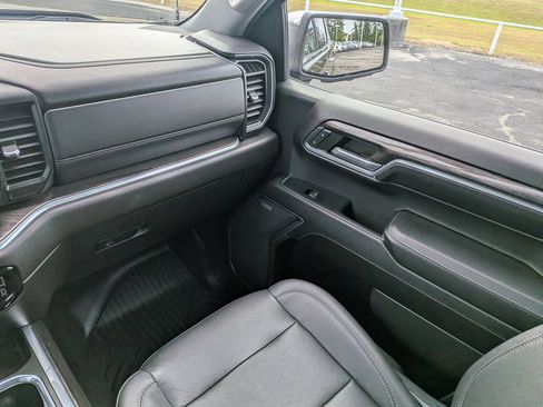 Used 2023 Chevrolet Silverado 1500 LTZ w/ LTZ Convenience Package II AWD/4WD image 18