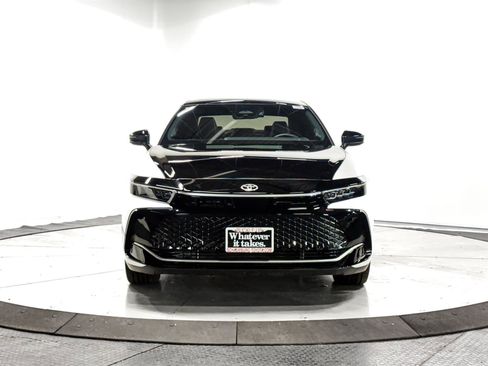 Certified 2025 Toyota Crown Platinum image 2