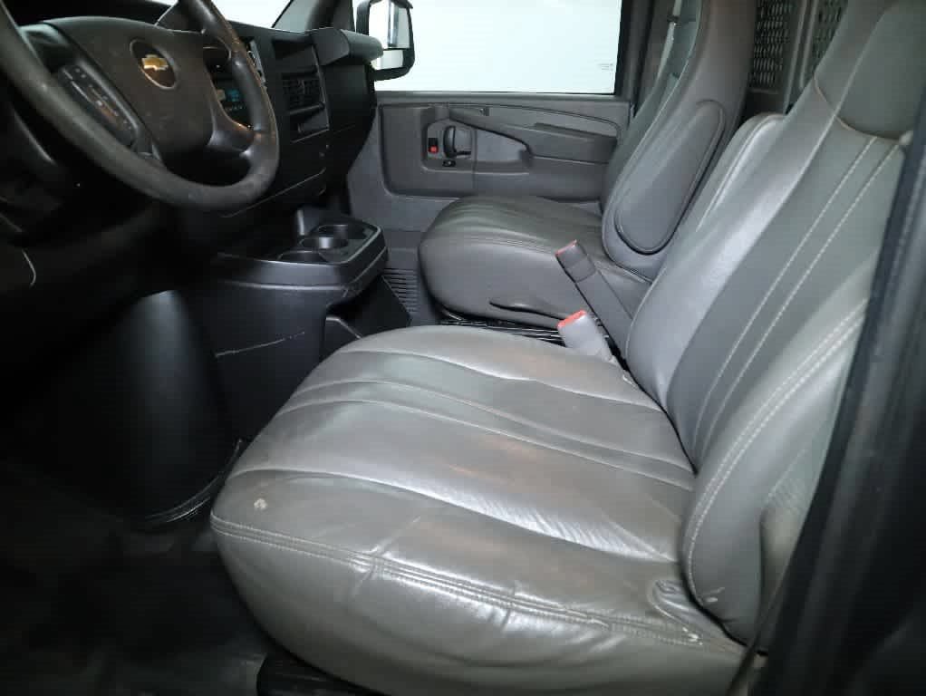 Used 2014 Chevrolet Express 2500 RWD image 15