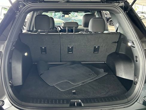 Used 2025 Chevrolet Equinox LT FWD image 36