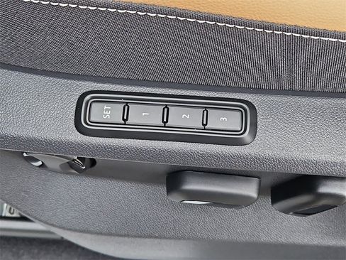 New 2026 Volkswagen Atlas Cross Sport SEL image 13