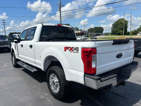 Used 2019 Ford F250 XL w/ STX Appearance Package AWD/4WD image 8