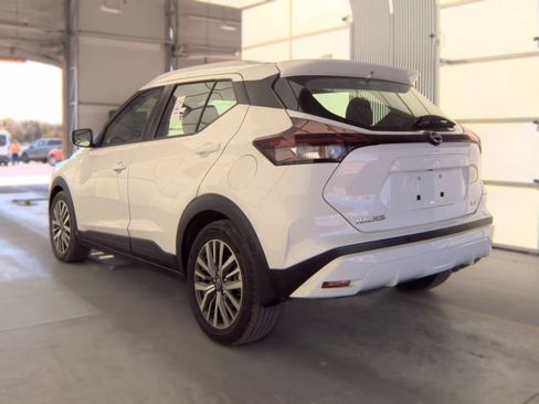 Used 2022 Nissan Kicks SV FWD image 4