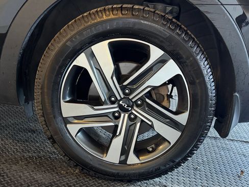 Used 2022 Kia Sorento SX w/ Panoramic Sunroof Package AWD/4WD image 8