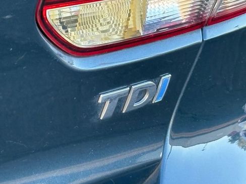 Used 2014 Volkswagen Golf TDI image 11