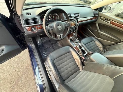 Used 2013 Volkswagen Passat 2.5 SEL FWD image 17