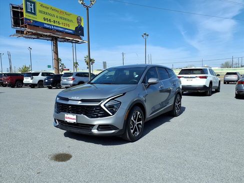 Used 2024 Kia Sportage EX image 4