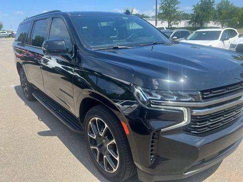 Used 2021 Chevrolet Suburban RST w/ Luxury Package AWD/4WD image 2