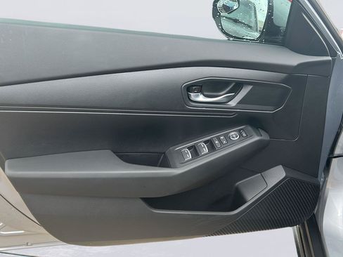 Used 2025 Honda Accord LX image 8