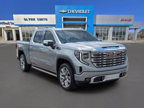 Used 2024 GMC Sierra 1500 Denali w/ Denali Reserve Package AWD/4WD image 3