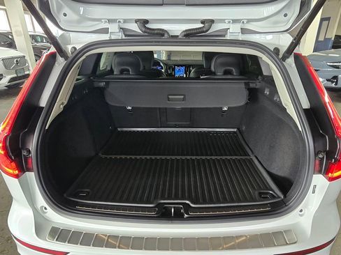 Certified 2024 Volvo V60 B5 Cross Country Plus w/ Protection Package Premier image 13