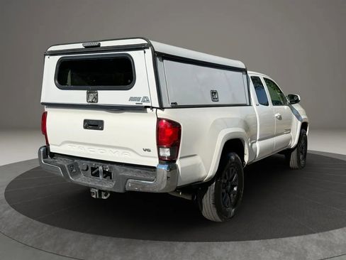 Used 2020 Toyota Tacoma SR5 RWD image 10