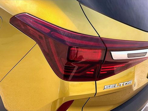 Used 2022 Kia Seltos S image 32