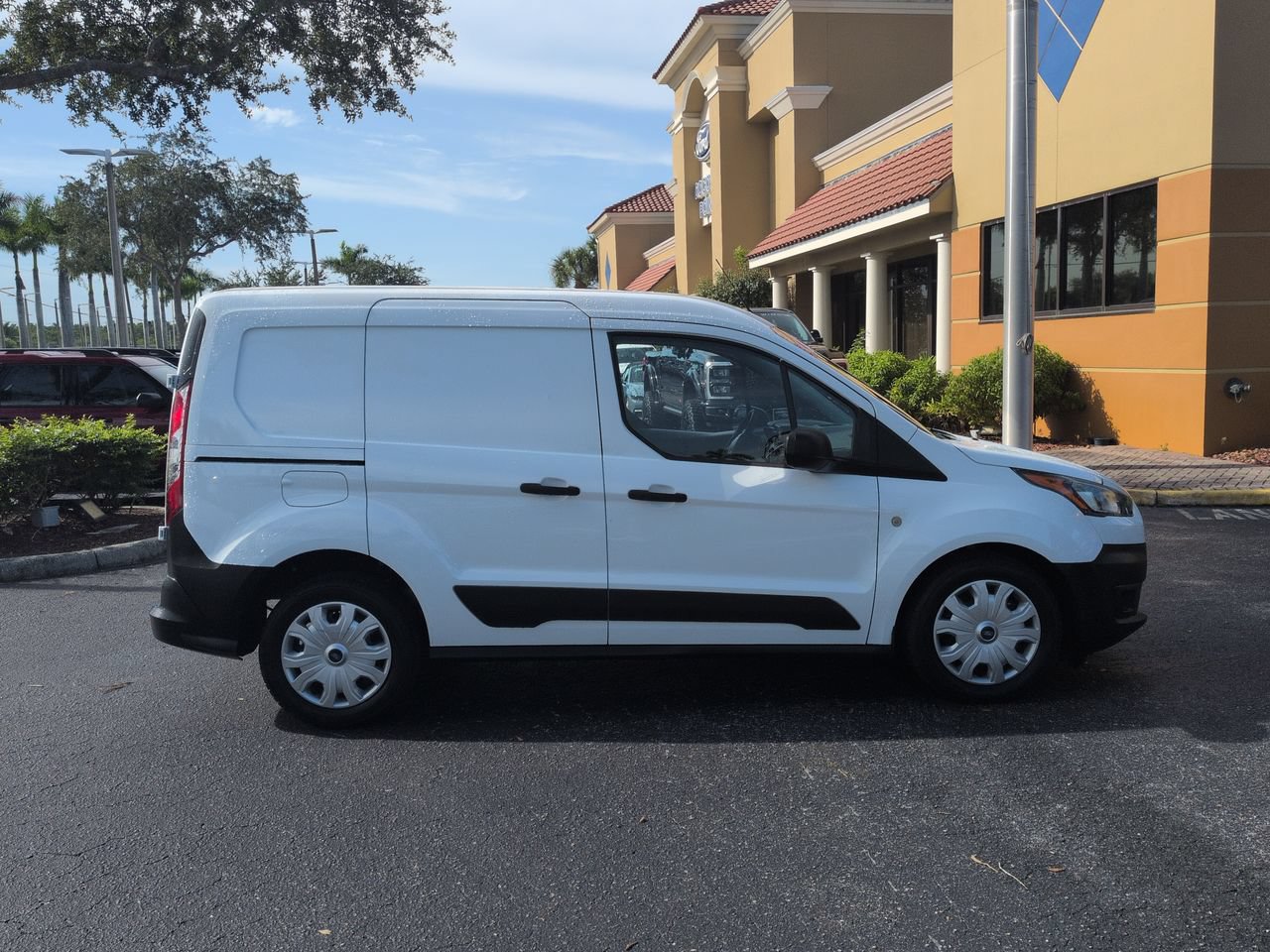 Used 2022 Ford Transit Connect XL w/ Trailer Tow Package FWD image 3