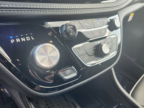 New 2026 Chrysler Pacifica Limited w/ S Appearance Package image 16