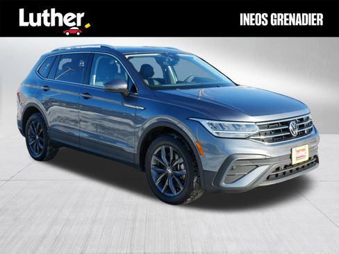 Used 2022 Volkswagen Tiguan SE image 1