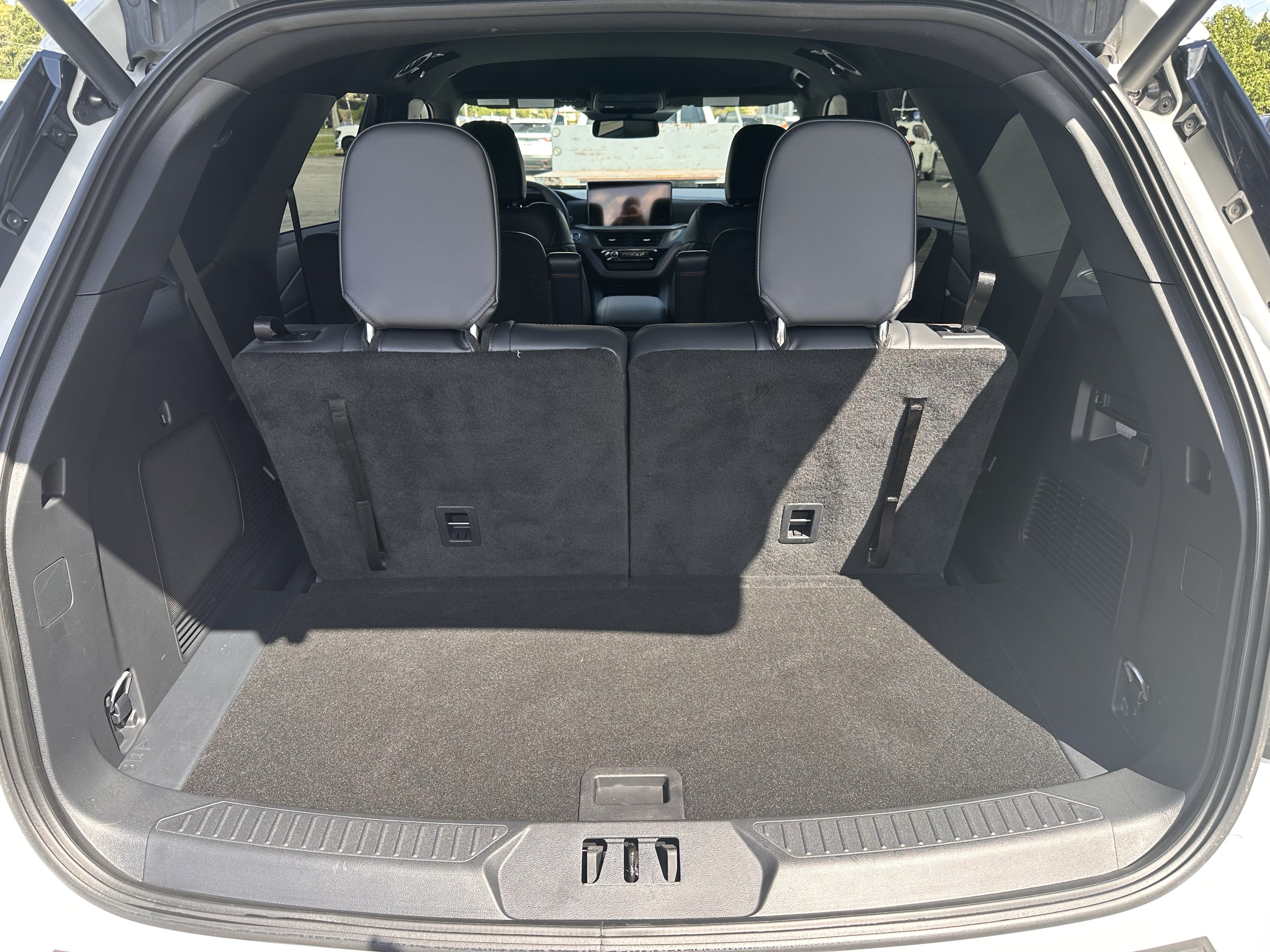 Used 2026 Ford Explorer ST-Line w/ ST-Line Street Pack RWD image 21