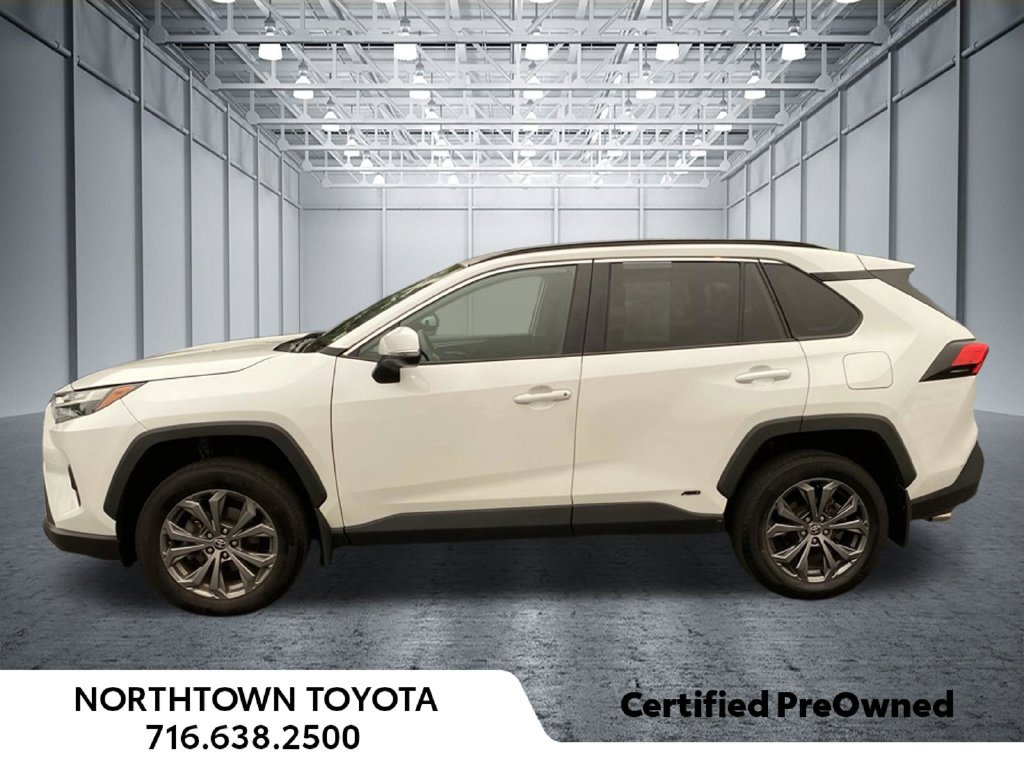 Used 2023 Toyota RAV4 XLE Premium AWD/4WD image 7
