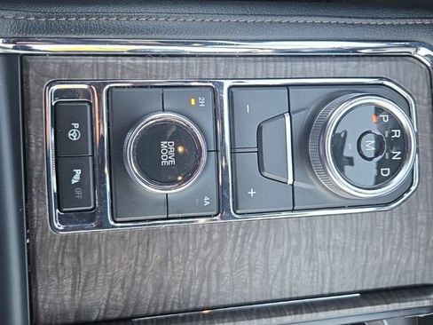 Used 2021 Ford Expedition Limited image 15