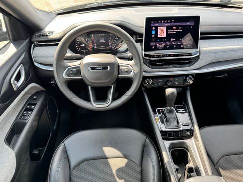 Used 2024 Jeep Compass Latitude AWD/4WD image 20