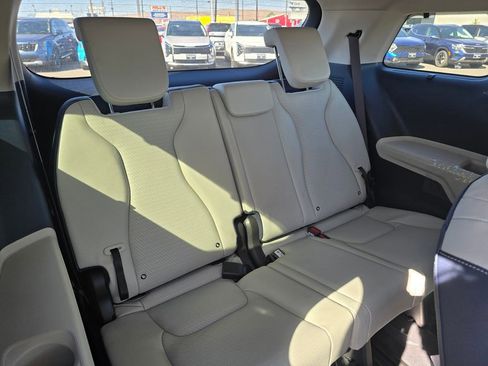 New 2025 Kia Carnival SX Prestige FWD image 13