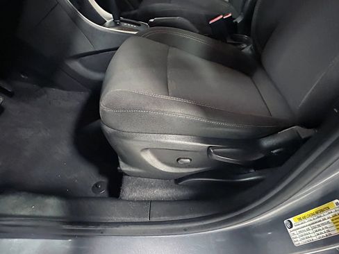 Used 2020 Chevrolet Trax LS FWD image 21