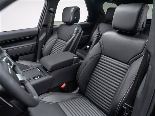 New 2026 Land Rover Discovery S AWD/4WD image 14